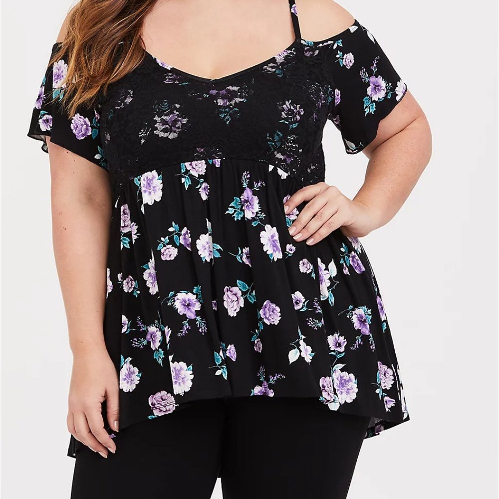 NWT - Torrid - 3x - SUPER SOFT AND LACE COLD SHOULDER BABYDOLL TOP